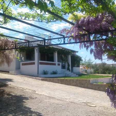 Nyaraló El Campito - *